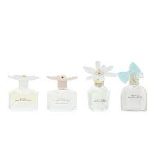 MJ821065
3616305821065
Marc Jacobs 4 Pcs Mini Set For Women: Daisy 4 Ml Eau De Toilette + Daisy Eau So Fresh 4 Ml Eau De Toilette + Daisy Wild 4 Ml Eau De Parfum + Perfect 5 Ml Eau De Parfum