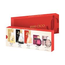 JCCHZPA096
3386460157643
Jimmy Choo 5 Pcs Mini Set For Women: 4.5 Ml Eau De Parfum + I Want Choo Le Parfum 4.5 Ml Parfum + I Want Choo Forever 4.5 Ml Eau De Parfum + I Want Choo 4.5 Ml Eau De Parfum + Fever 4.5
Ml Eau De Parfum