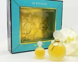 JRV01090
5023977157459
Je Reviens Worth 0.20 Oz Eau De Parfum Mini